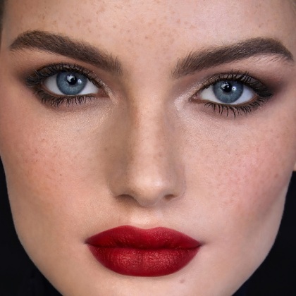 Motives&reg; Fibre Lush Mascara alternate image