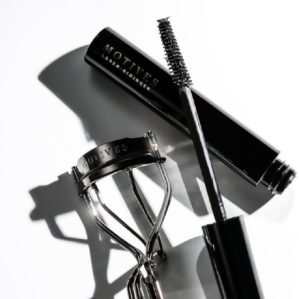 Motives&reg; Fibre Lush Mascara alternate image