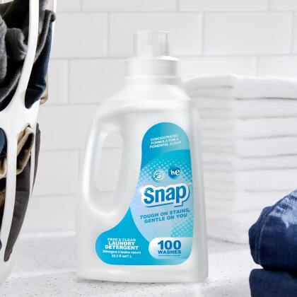 Snap&trade; Free & Clear Laundry Detergent alternate image