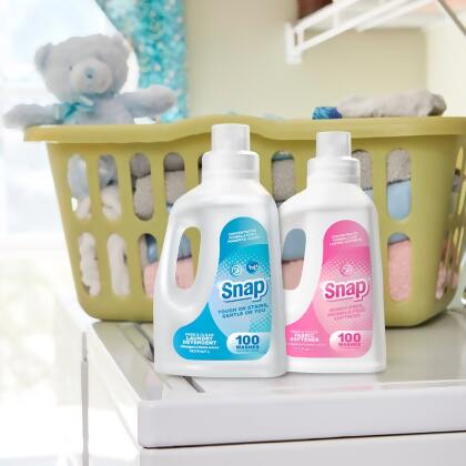 Snap&trade; Free & Clear Laundry Detergent alternate image