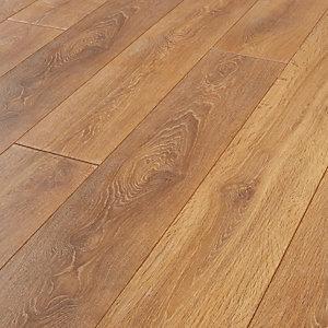 Wickes Aspiran Oak Laminate Flooring 2 22m Pack From Wickes At