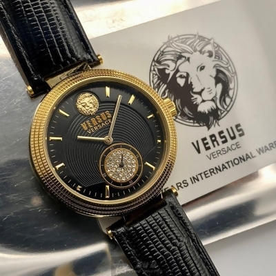 VERSUS VERSACE38mm圓形黑精鋼錶殼黑色錶盤真皮皮革深黑色錶帶款VV00333 