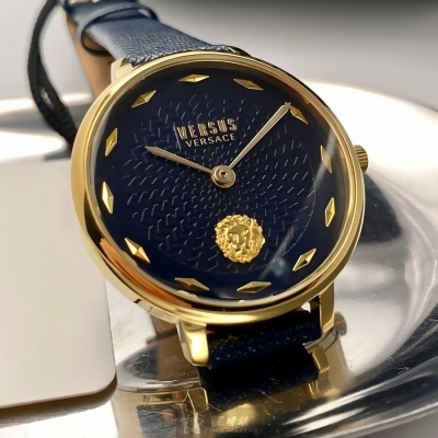 VERSUS VERSACE36mm圓形金色精鋼錶殼寶藍色錶盤真皮皮革寶藍錶帶款VV00332 