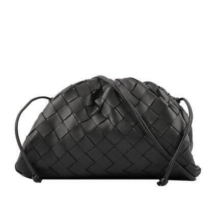 【BOTTEGA VENETA】小羊皮MINI POUCH編織雲朵包(黑色) 