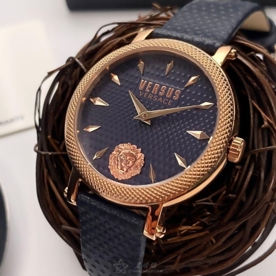VERSUS VERSACE38mm圓形玫瑰金精鋼錶殼寶藍色錶盤真皮皮革寶藍錶帶款VV00356 