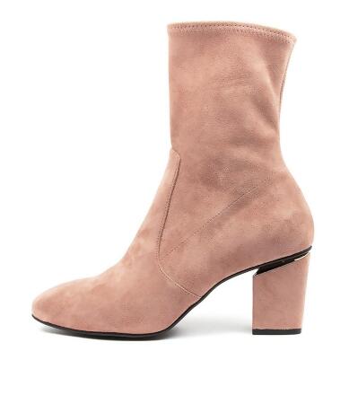 blush boots