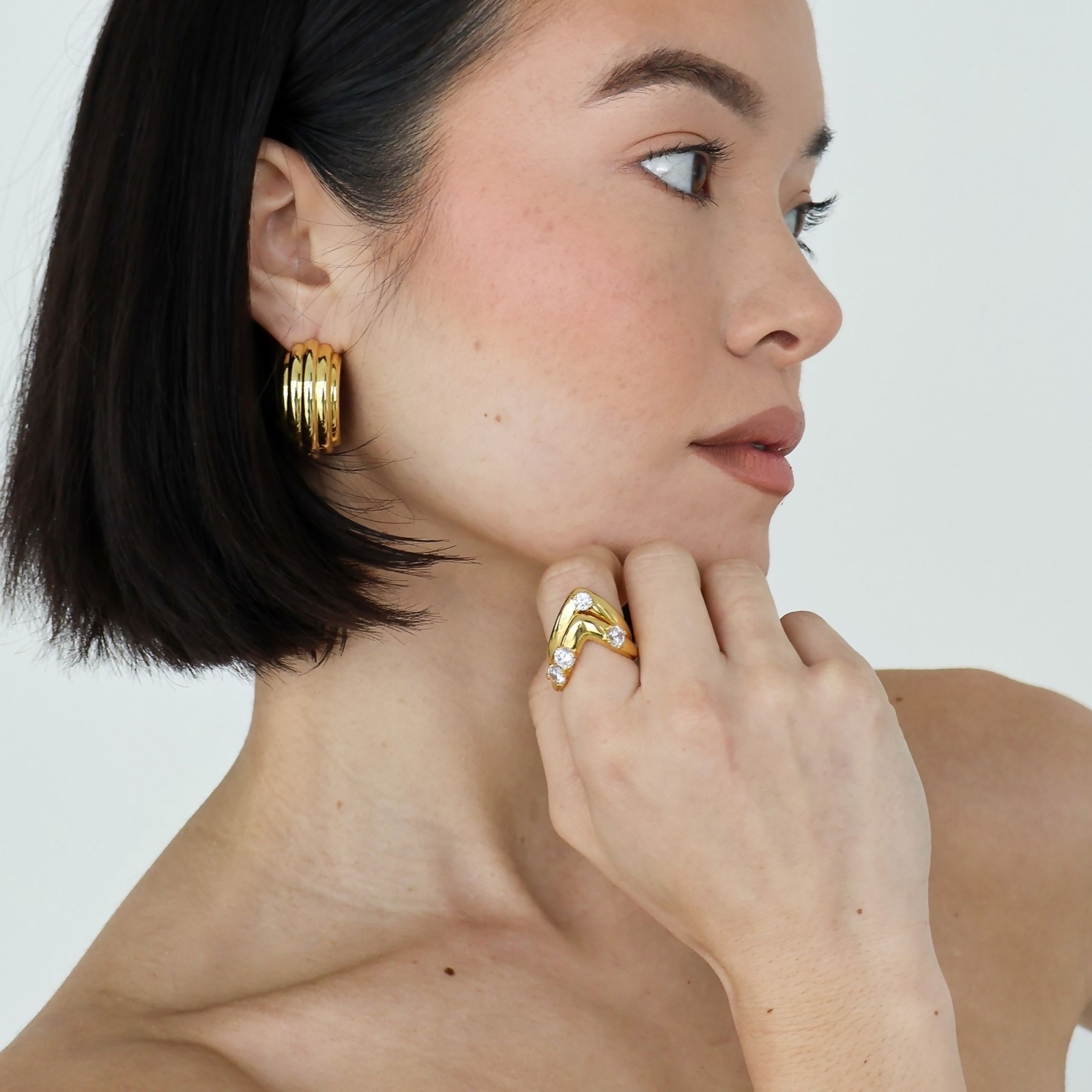 LEXI – Prong Set V-Shaped Ring Duo