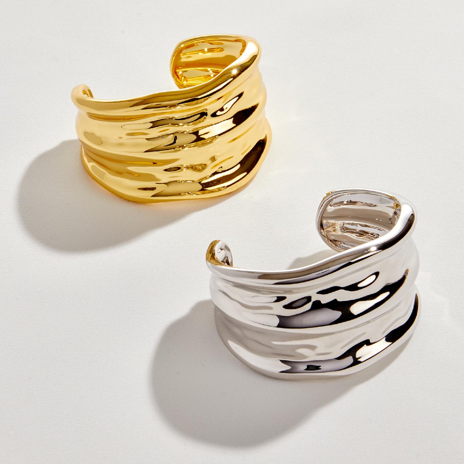 JACLYN – Wide Wrist Cuff
