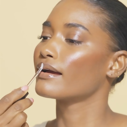 Motives<sup>®</sup> The Gloss