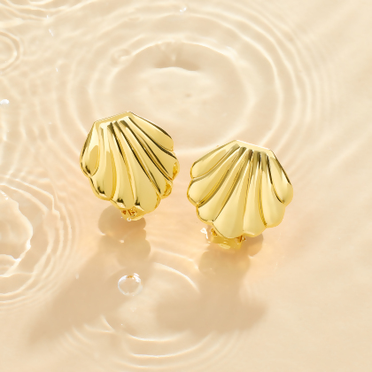 ARIEL – Shell Clip-on Earrings