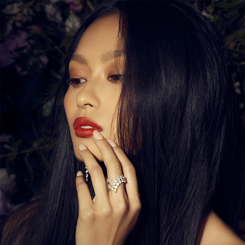 CHERI - V Shaped Bezel Set Ring