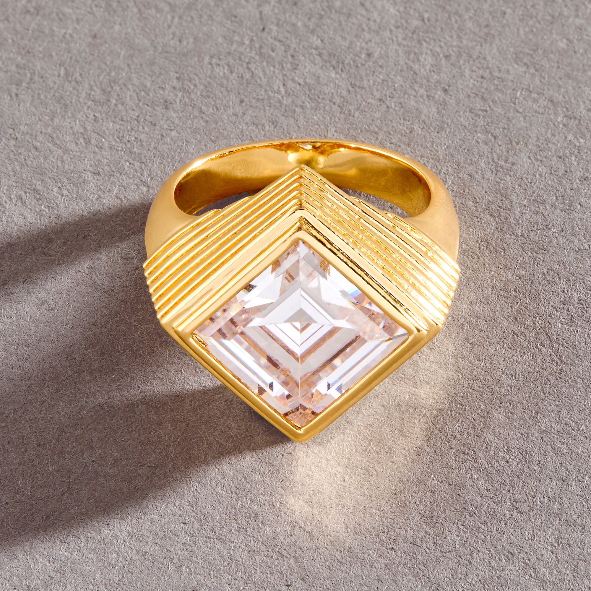 JULIOUS – Statement Square Ring
