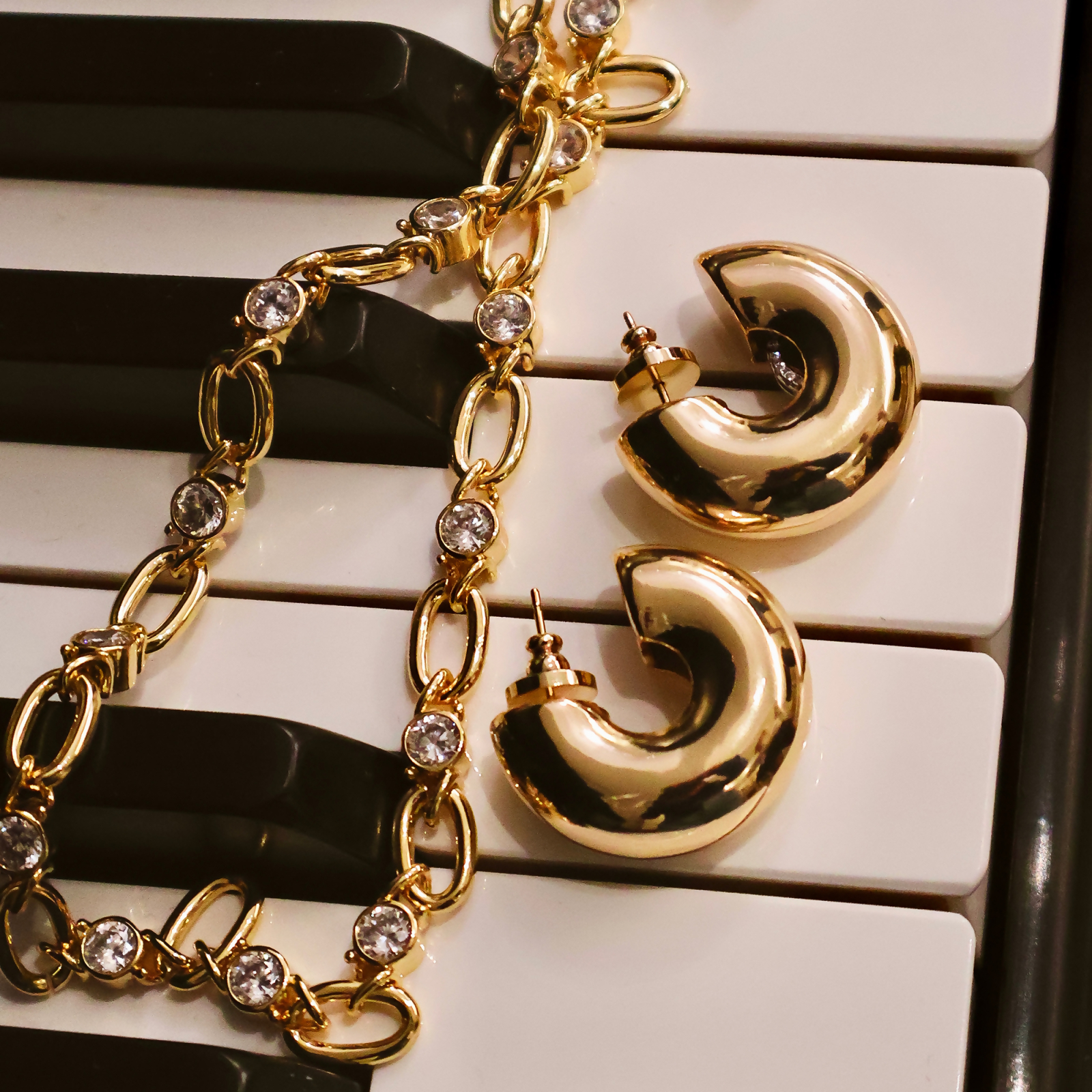 ZARAH – Bezel Set Link Necklace