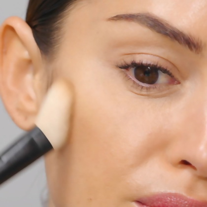 Motives&reg;雙色修容餅