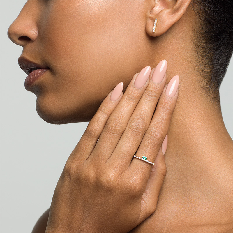 Claire - Aretes de barra en engaste pavé