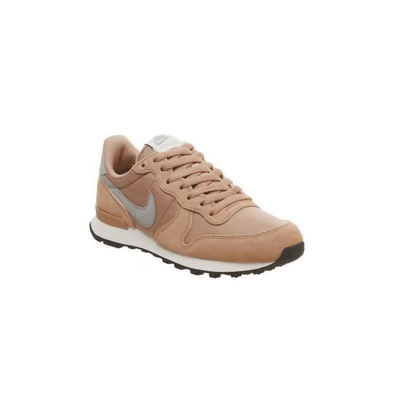 office nike internationalist