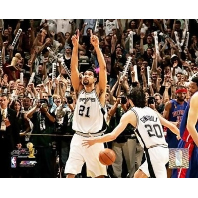 Photofile PFSAAGR02401 Tim Duncan 2005 - NBA Championship Celebration - 4 Sports Photo - 10 x 8 