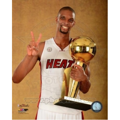 Photofile PFSAAQA01101 Chris Bosh with the NBA Championship Trophy Game 7 of the 2013 NBA Finals Sports Photo - 8 x 10 