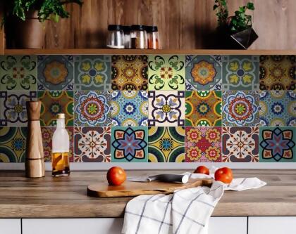 HomeRoots 400016 5 x 5 in. Auguri Flora Green Peel & Stick Removable Tiles 