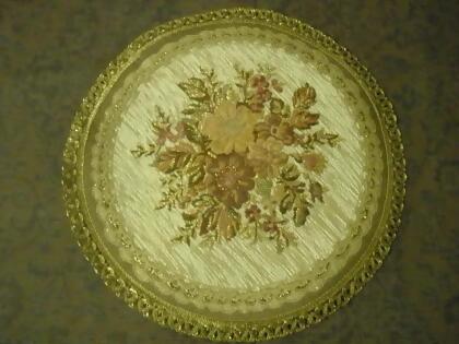 Tapestry Trading A14R 14 in. Begium Doily Anika- Red 