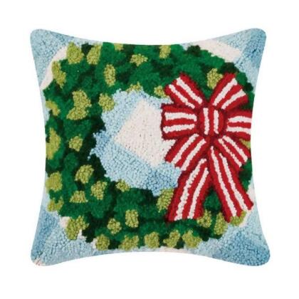 Peking Handicraft 31RN48C14SQ 14 x 14 in. Festive Gingham Wreath Polyester Filler Hook Pillow 