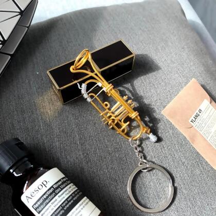 Some Music Design KW-009 Trumpet Wire Art Instrument Keychain 