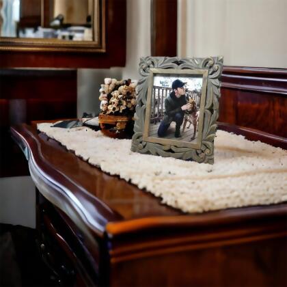 Metrotex Designs 12002 8 x 10 in. Madrid Picture Frame - Grey Wash 