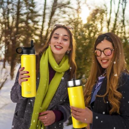 Costway KC55427YW-0 22 oz Insulated Stainless Steel Water Bottle with 2 Lids & Straw - Yellow 