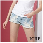 ICHE 衣哲 蕾絲雕花釘珠百搭牛仔丹寧短褲 ICHE 衣哲 蕾絲雕花釘珠百搭牛仔丹寧短褲