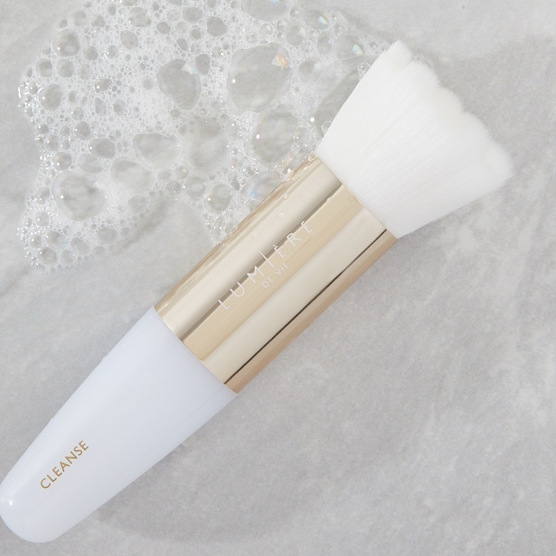 Lumière de Vie Skincare Brush Collection, scalloped Cleansing Brush