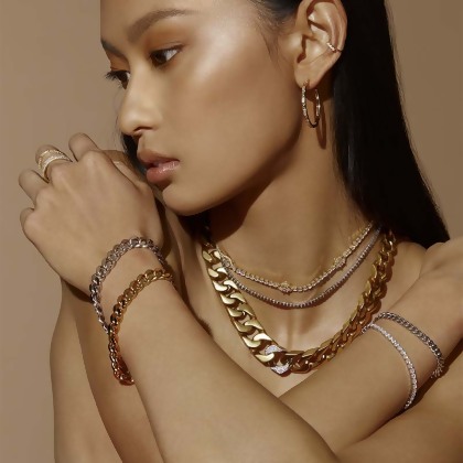 EMMA - Faceted Hoops - Gold | Clear