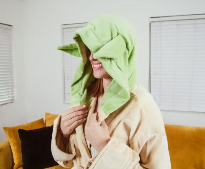Star Wars Yoda Unisex Hooded Bathrobe for Adults alternate image