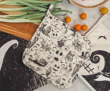 The Nightmare Before Christmas Jack and Sally Kitchen Pot Holders | Set of 2