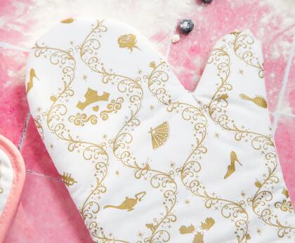 Disney Princess Kitchen Oven Mitt Glove alternate image