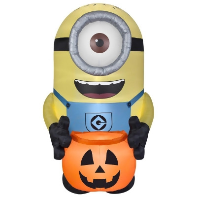 8 4 Ft Minion With Pumpkin Inflatable Decorations Despicable Me