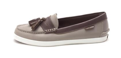 Cole Haan Womens W02539 Closed Toe Loafers - 6 M US Womens