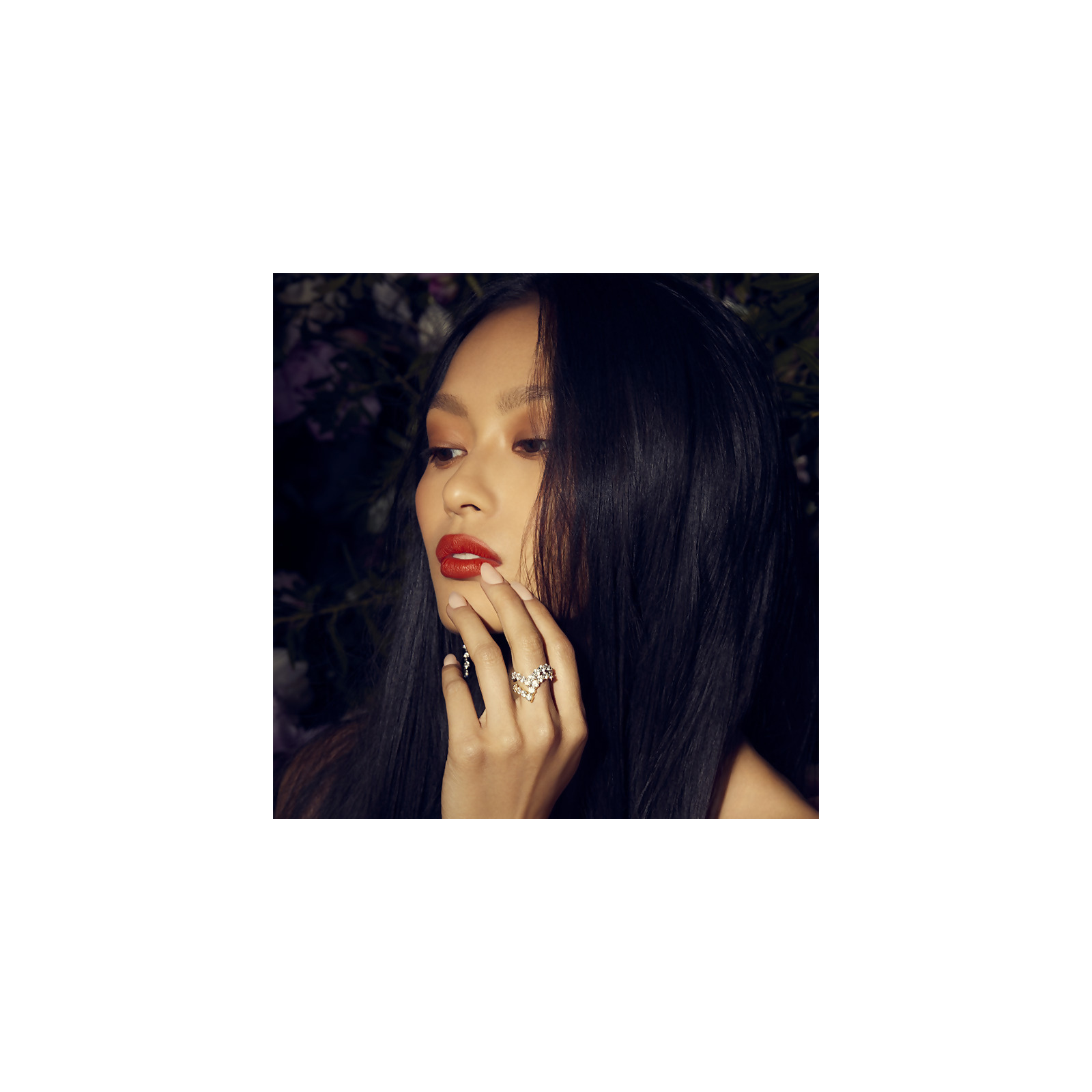 CHERI - V Shaped Bezel Set Ring