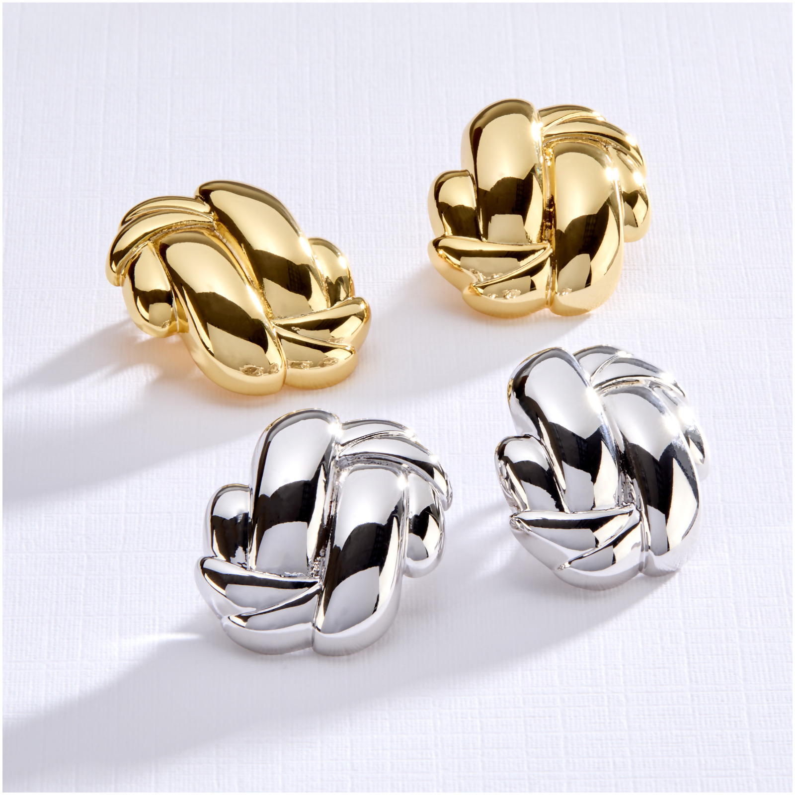 HERA - Clip-On Earrings