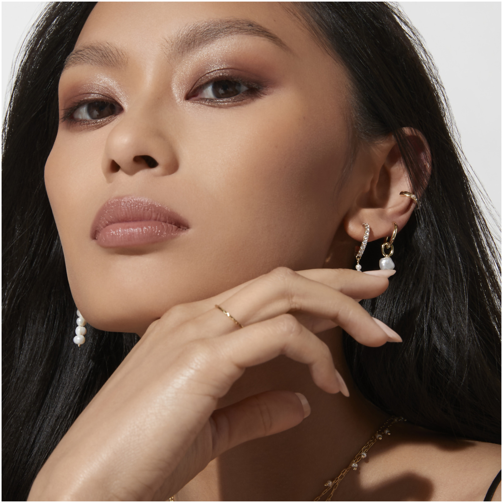 DAPHNE – Freshwater Pearl Drop Huggie Earrings