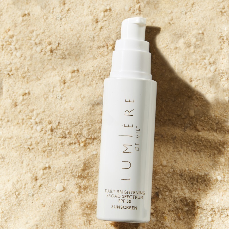 若美芙&trade;極致亮白防曬乳SPF50