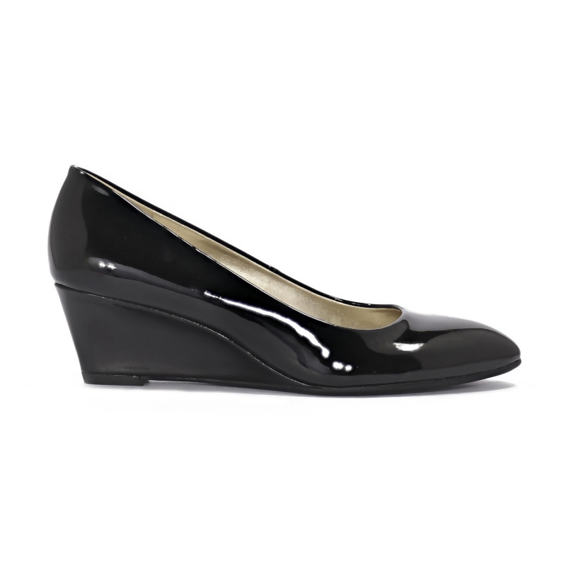bandolino patent leather wedge