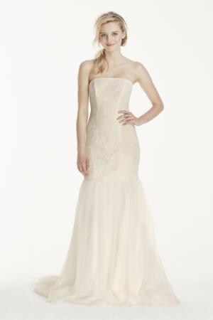 strapless lace trumpet wedding dress