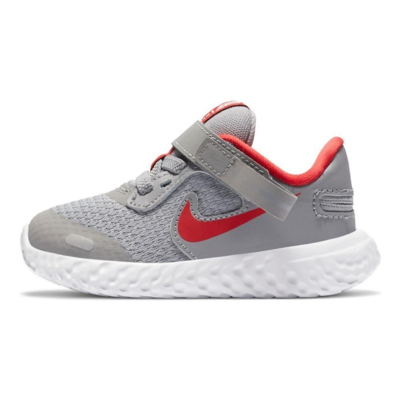 nike revolution 9