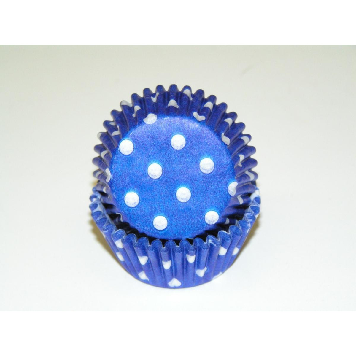 Viking -450C POLKA DOT BLUE 1.25 x 2 in. Greaseproof Baking Cup with Polka Dot Design - Blue - 1000 Piece