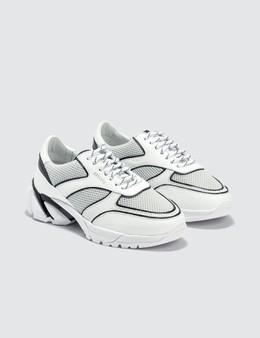 axel arigato tech runner black