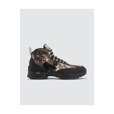 camo hiking boots