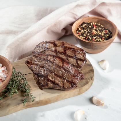Rastelli's Beef Sirloin Steaks (24 - 6oz Steaks) 9 lbs Total alternate image