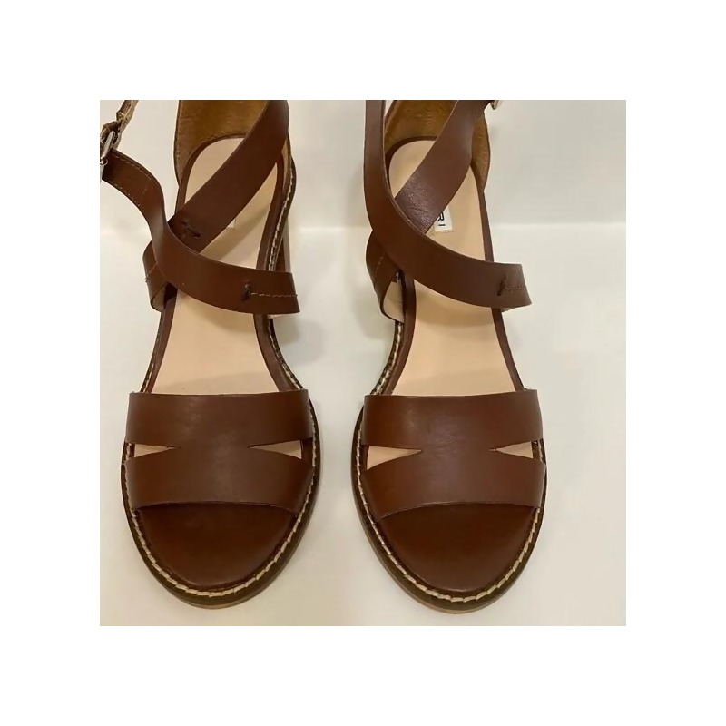 Tahari clearance shoes sandals