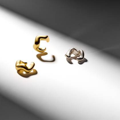 PIPER – Wavy Ear Cuff alternate image