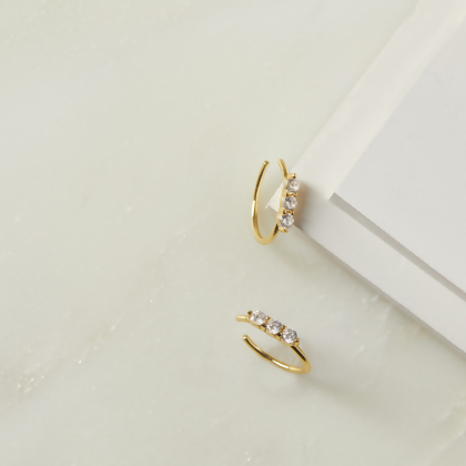 Layered Zara - 3 Stone Ear Cuff in gold